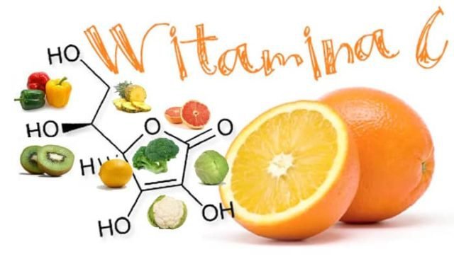 Vitamin C có rất nhiều trong các loại quả học cam và bông cải xanh